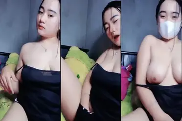 Harumi Gemoy Live Show Pamer Dada Mulus Hot poster